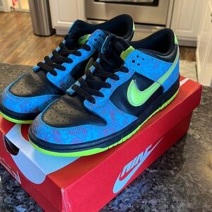Gradeschool size 6.5Y Nike dunk low